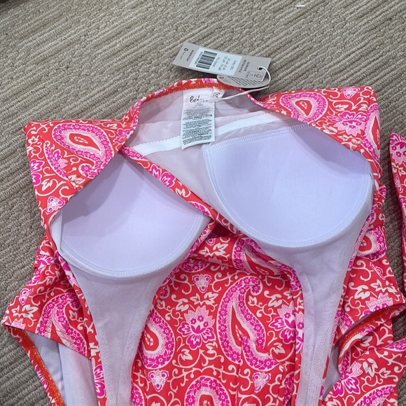 NWT Boden Levanzo Ruched Halter Swimsuit, size US 6R - Picture 7 of 8